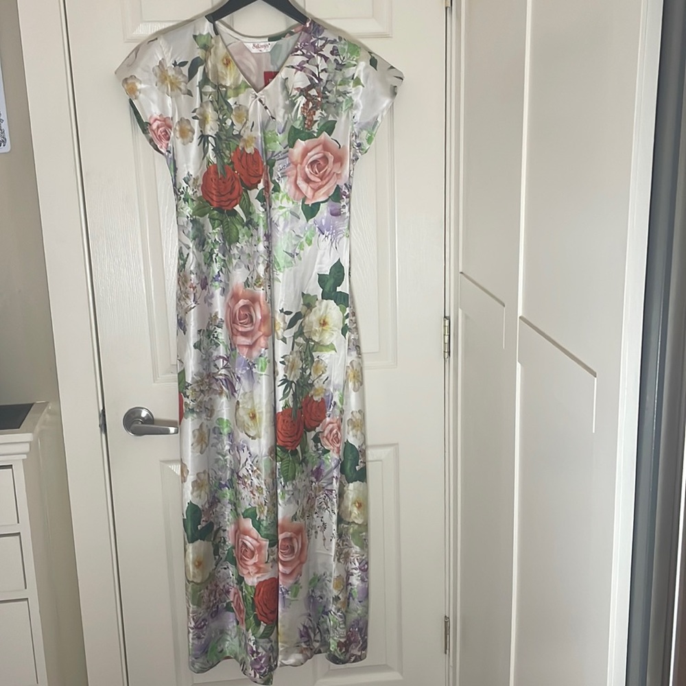 COPY - 💕Women’s Sukanya silky Night Wear size XL